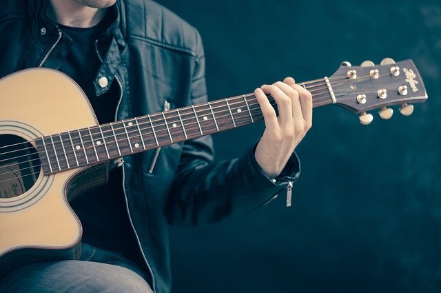 アコースティックギターのおすすめメーカー10選 Flipper S